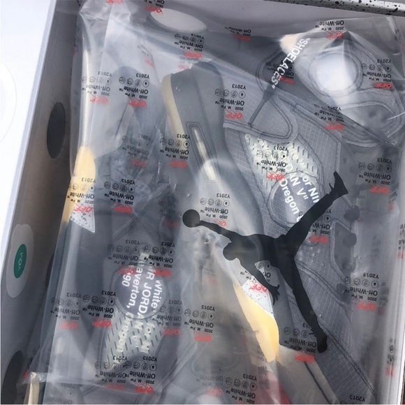 JORDAN 5 RETRO - Picture 2 of 6